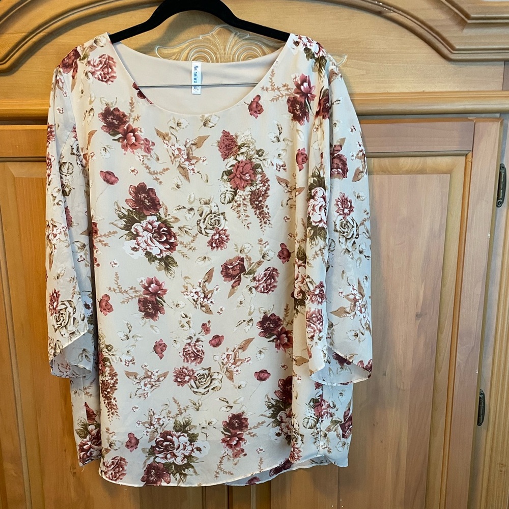 Neineiwu Cream Floral 3/4 Sleeve Relaxed Blouse